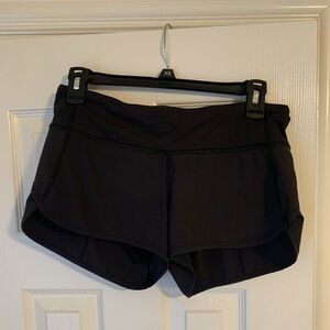 Lululemon Black Speed Up Low-Rise Lined Short 2.5" Size 4